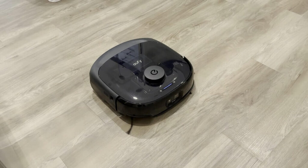Eufy E28 on hardwood floor