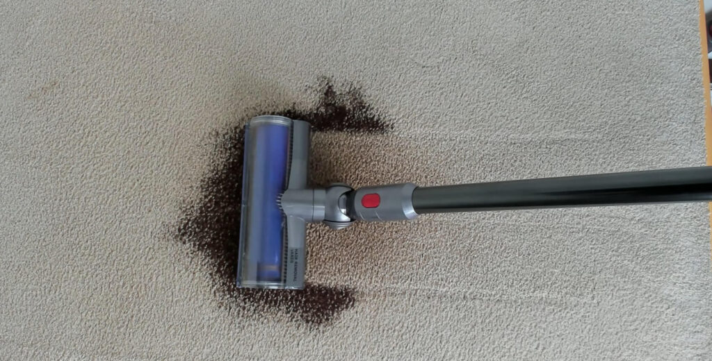 Dyson v8 cleaning carpets
